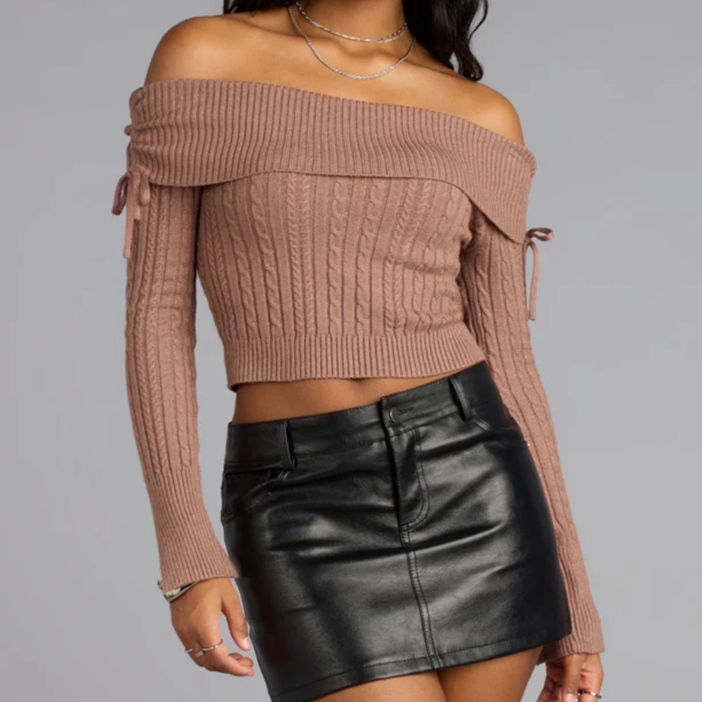 Windsor Off-Shoulder Sweater - Moucha